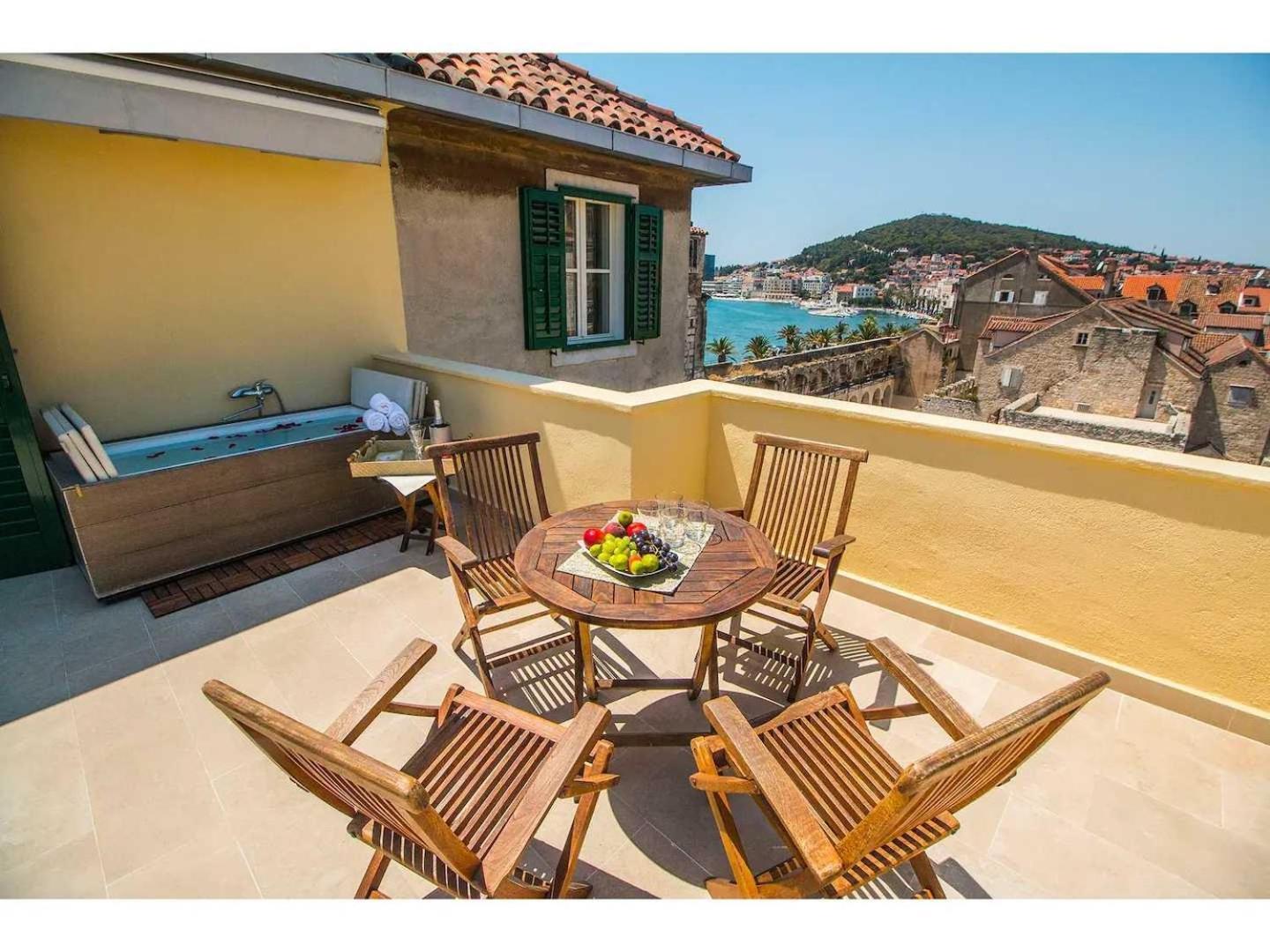 Terazza Grande In Diocletian Tower Apartamento Split Exterior foto
